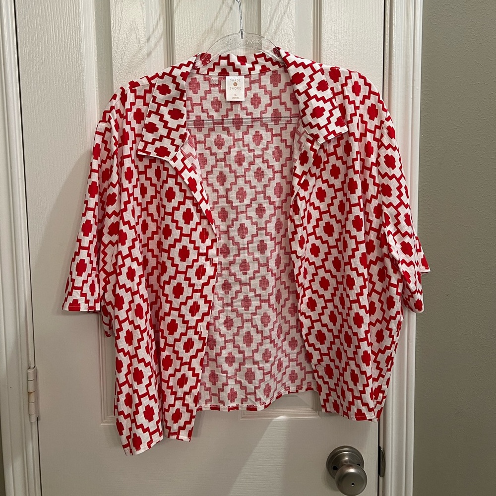Shade & Shore Red and White Graphic 3/4 Sleeve Top